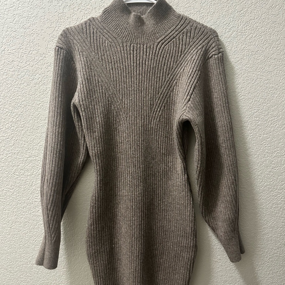 Women's Ribbed Knit Sweater - Brown